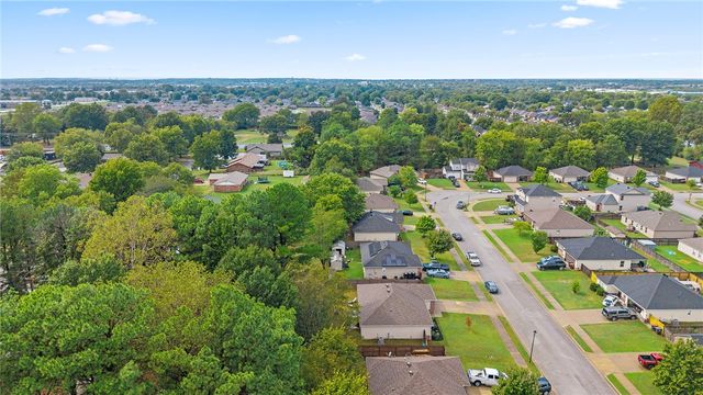 3497 Vanleer Avenue, Springdale, AR 72764