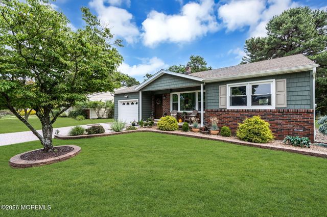 12 Millbrook Drive, Toms River, NJ 08757