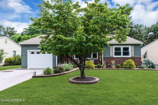 12 Millbrook Drive, Toms River, NJ 08757