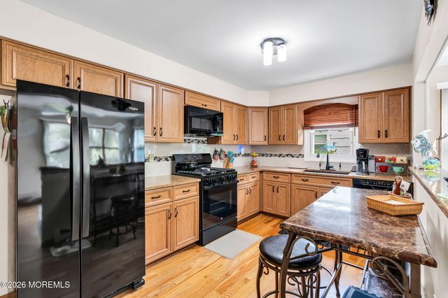 12 Millbrook Drive, Toms River, NJ 08757