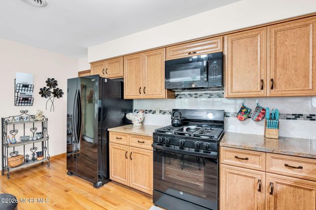 12 Millbrook Drive, Toms River, NJ 08757