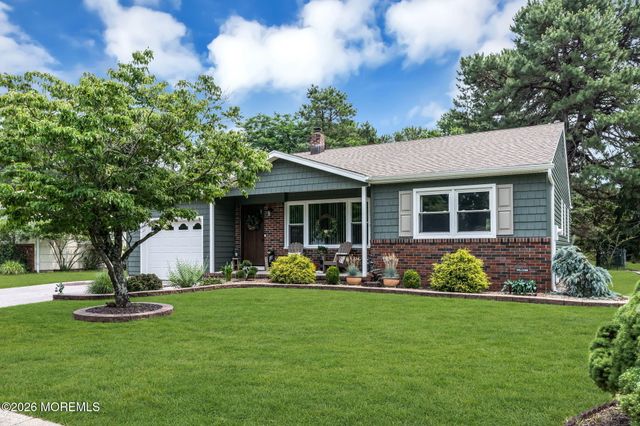 12 Millbrook Drive, Toms River, NJ 08757