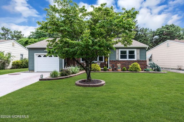 12 Millbrook Drive, Toms River, NJ 08757