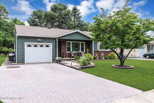12 Millbrook Drive, Toms River, NJ 08757