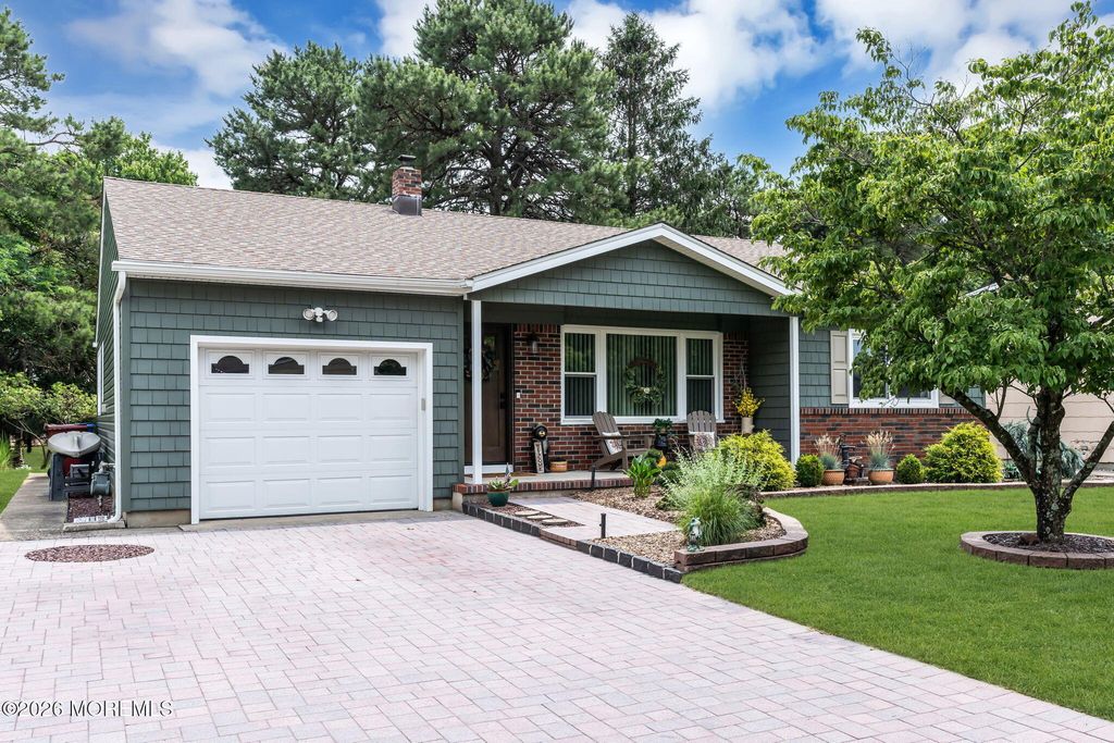12 Millbrook Drive, Toms River, NJ 08757
