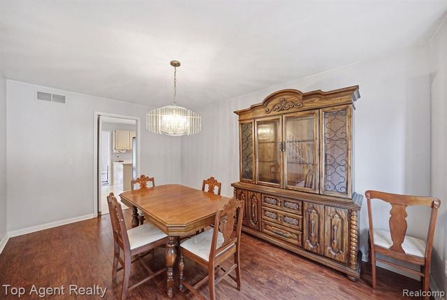 5045 Shady Creek Drive, Troy, MI 48085
