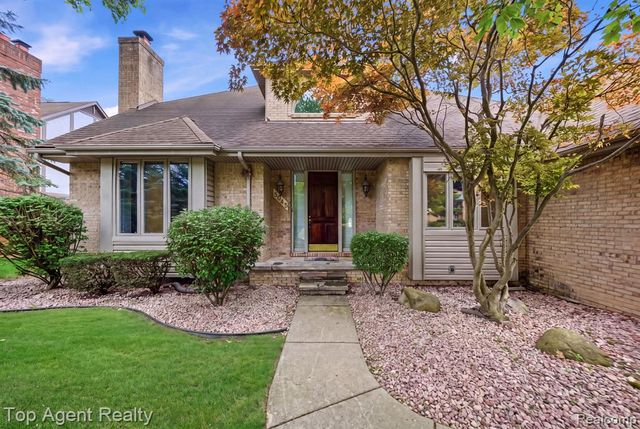 5045 Shady Creek Drive, Troy, MI 48085