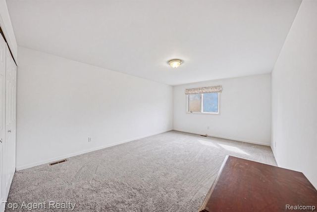 5045 Shady Creek Drive, Troy, MI 48085