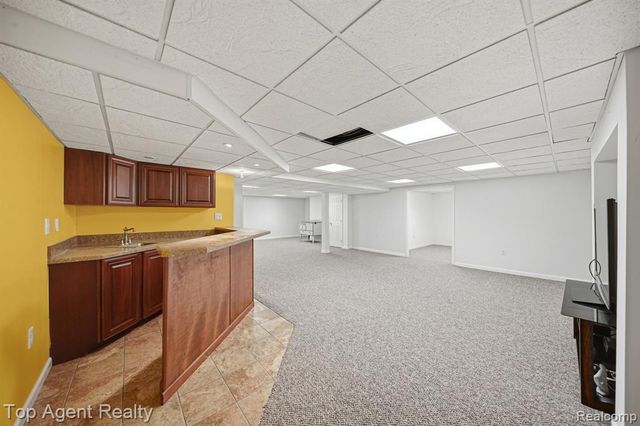 5045 Shady Creek Drive, Troy, MI 48085