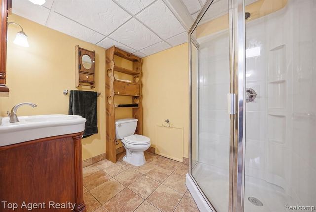5045 Shady Creek Drive, Troy, MI 48085