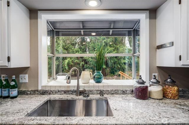 17215 NE 132nd Place, Redmond, WA 98052