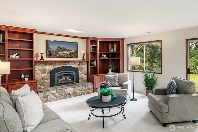 17215 NE 132nd Place, Redmond, WA 98052