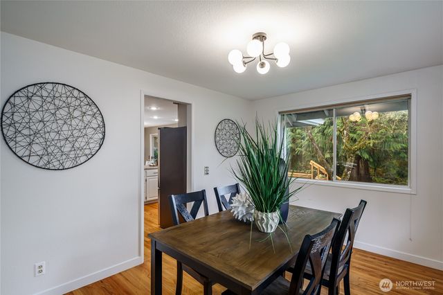 17215 NE 132nd Place, Redmond, WA 98052