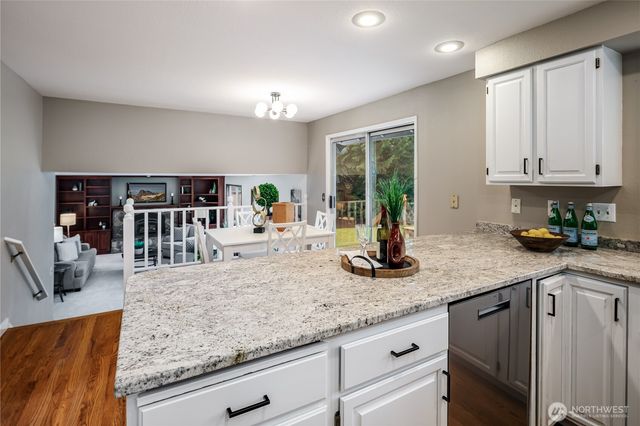 17215 NE 132nd Place, Redmond, WA 98052