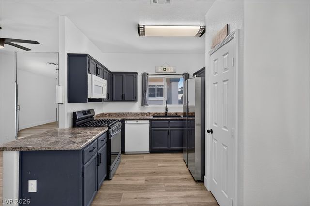 3250 Mystic Ridge Court, Las Vegas, NV 89129