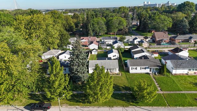 2039 N Ravine Parkway, Toledo, OH 43605