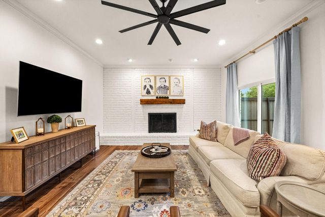 10223 Piping Rock Lane, Houston, TX 77042