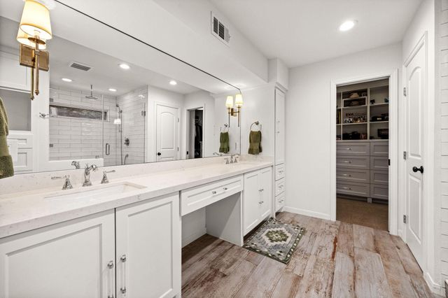 10223 Piping Rock Lane, Houston, TX 77042