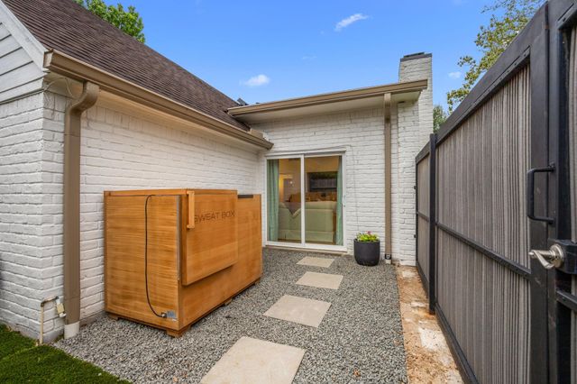 10223 Piping Rock Lane, Houston, TX 77042