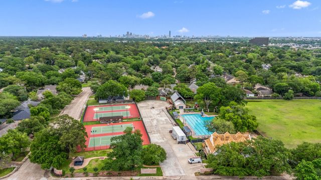 10223 Piping Rock Lane, Houston, TX 77042