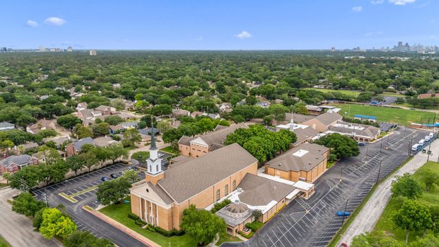 10223 Piping Rock Lane, Houston, TX 77042