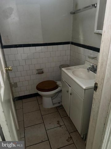 1223 HOLBROOK TER NE, Washington, DC 20002