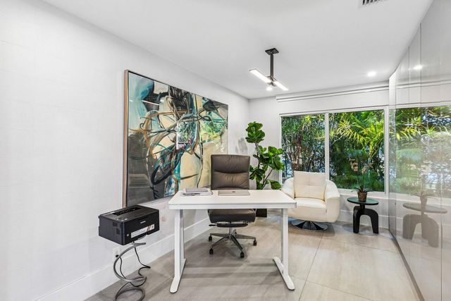 820 N Atlantic Drive, Lantana, FL 33462