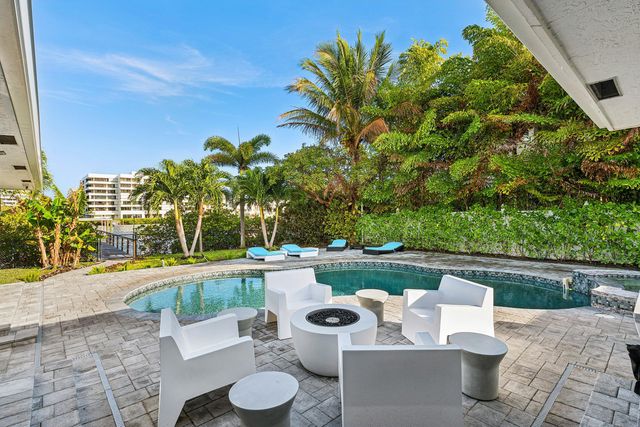 820 N Atlantic Drive, Lantana, FL 33462