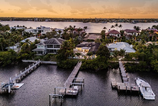 820 N Atlantic Drive, Lantana, FL 33462