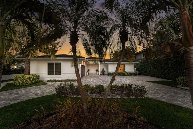 820 N Atlantic Drive, Lantana, FL 33462