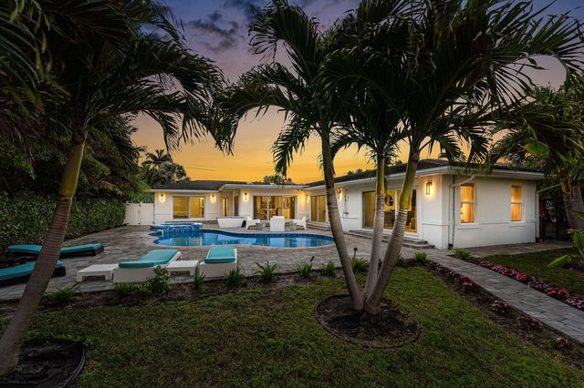 820 N Atlantic Drive, Lantana, FL 33462