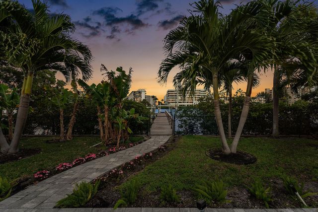 820 N Atlantic Drive, Lantana, FL 33462