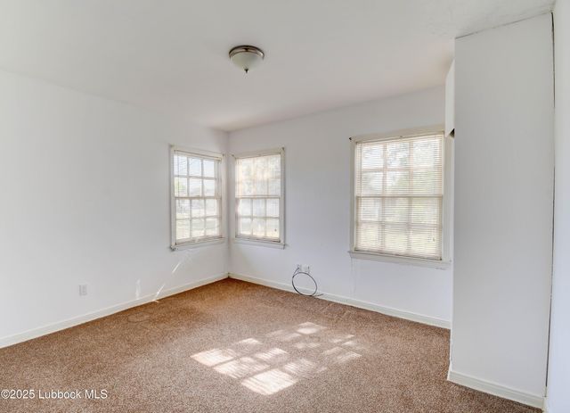 1130 W Garza Street, Slaton, TX 79364