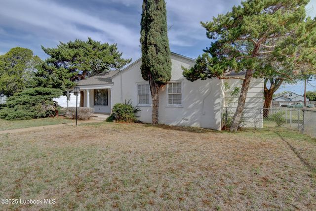 1130 W Garza Street, Slaton, TX 79364