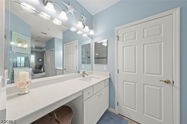 20071 Sanibel View CIR 301, Fort Myers, FL 33908