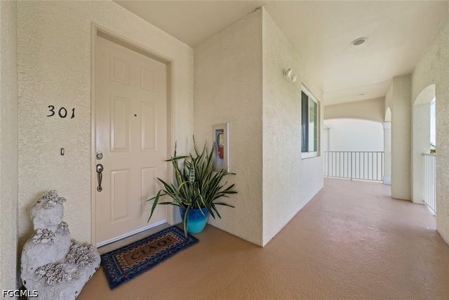 20071 Sanibel View CIR 301, Fort Myers, FL 33908
