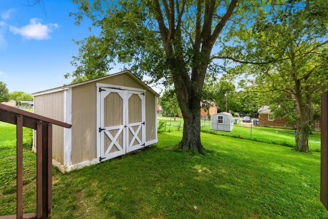 215 Azalea Street, Harrodsburg, KY 40330