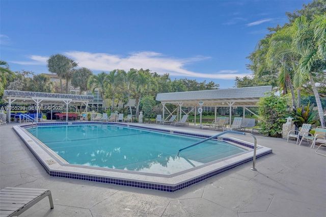 3530 NW 52nd Ave 509, Lauderdale Lakes, FL 33319