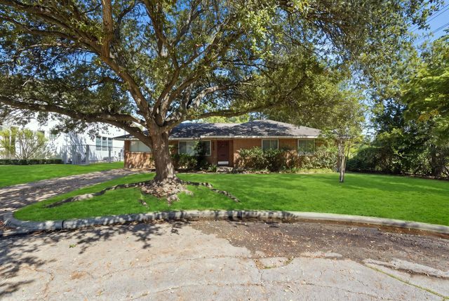 4300 Compton Circle, Bellaire, TX 77401