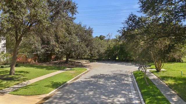 4300 Compton Circle, Bellaire, TX 77401
