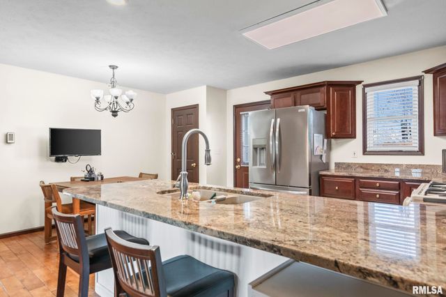 7713 W Outer Road, Sherman, IL 62684