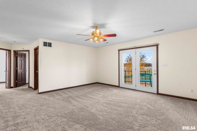 7713 W Outer Road, Sherman, IL 62684