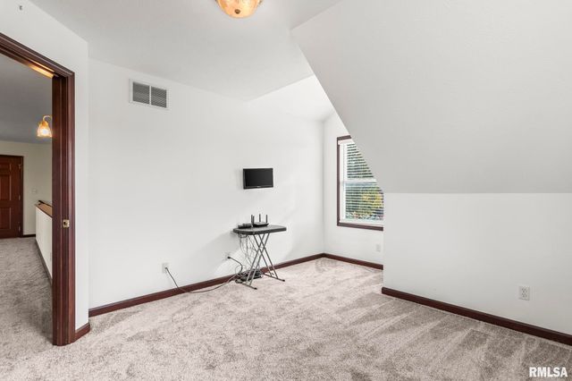 7713 W Outer Road, Sherman, IL 62684