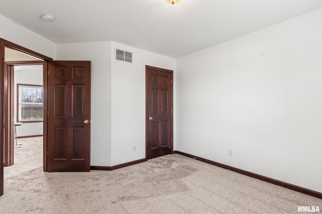 7713 W Outer Road, Sherman, IL 62684