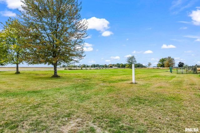 7713 W Outer Road, Sherman, IL 62684