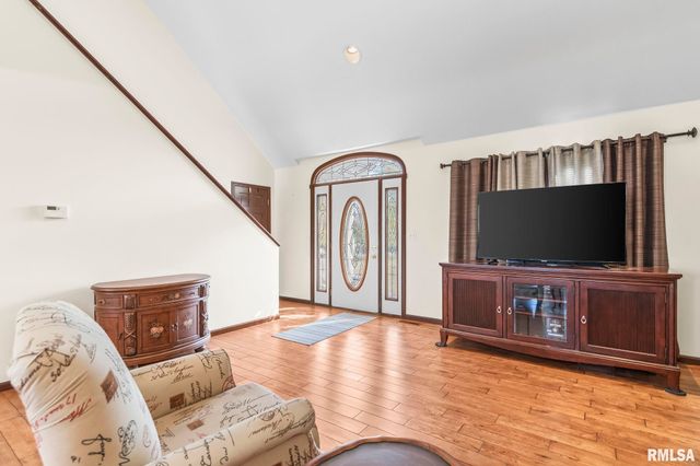 7713 W Outer Road, Sherman, IL 62684