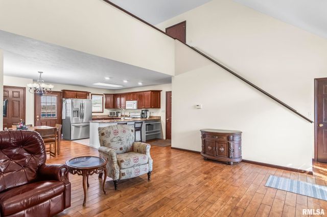 7713 W Outer Road, Sherman, IL 62684