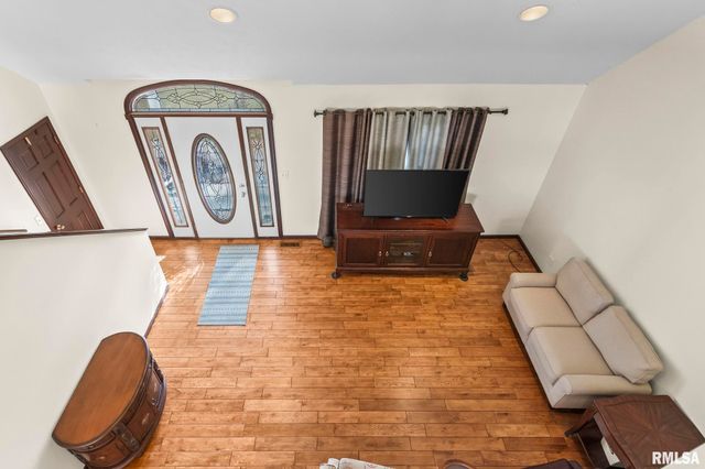 7713 W Outer Road, Sherman, IL 62684