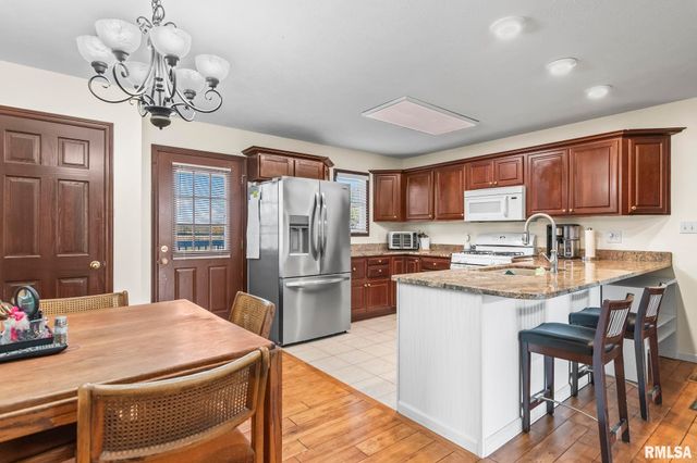 7713 W Outer Road, Sherman, IL 62684