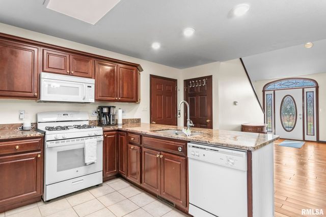 7713 W Outer Road, Sherman, IL 62684